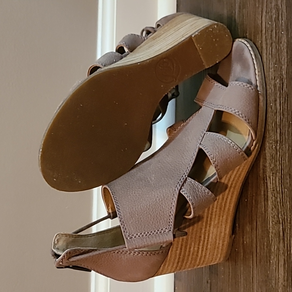 Lucky Brand Women's size 7.5 brown leather wedge sandals shoes